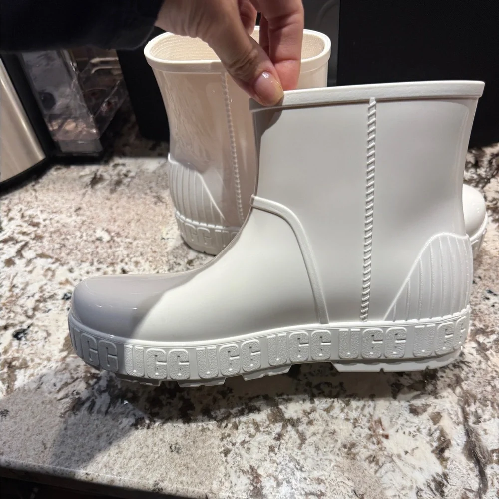 UGG Drizlita Sheepskin Rainboot White Size 11 Like New - Picture 4 of 10